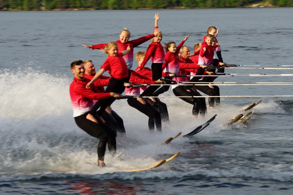 <center>Act IV,  Doubles.</center>