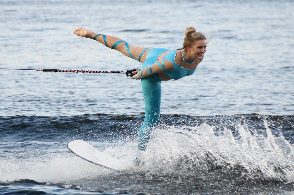 <center>Act VIII, Swivel Ski.</center>