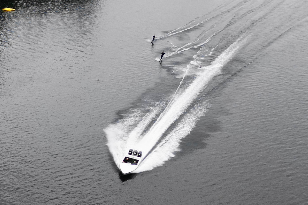 <center>Act IX,  Barefoot Chain.</center>