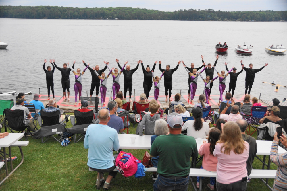 <center>Yet another great show with perfect opening and final pyramids.</center>